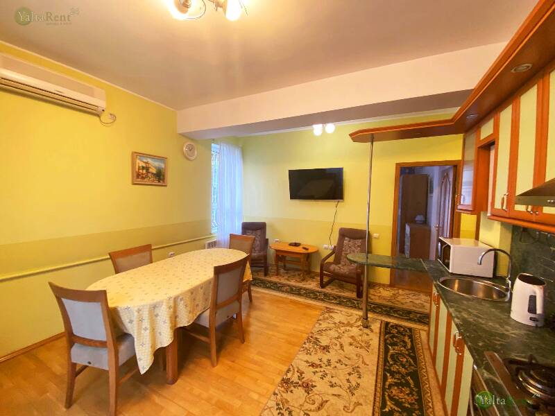 Фото: Двухкомнатные апартаменты в гостевом доме район Приморского парка (3-а)