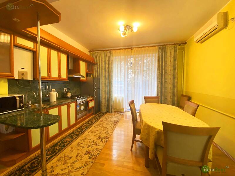 Фото: Двухкомнатные апартаменты в гостевом доме район Приморского парка (3-а)